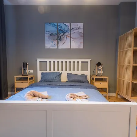 35 Seconds Away From The Main Street, Free Secured Parking Apartmán *