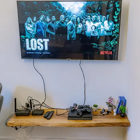 35 Seconds Away From The Main Street, Free Secured Parking Apartamento