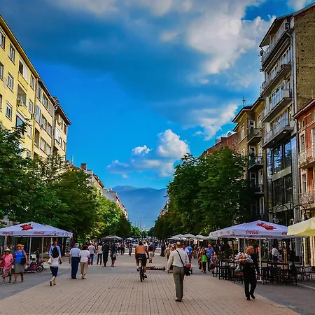 35 Seconds Away From The Main Street, Free Secured Parking Apartamento