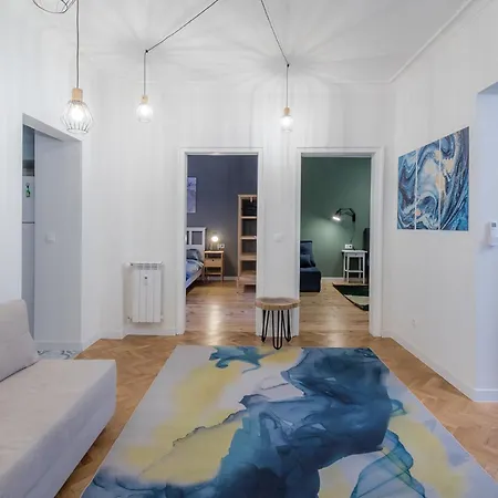 35 Seconds Away From The Main Street, Free Secured Parking * Sófia